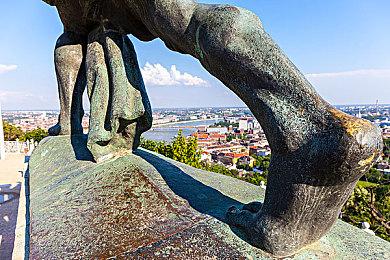 《最终幻想7：重制版》爱丽丝造型细节图 粉丝带可爱